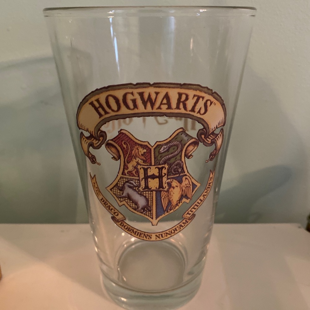 Vintage Harry Potter Crest Pint Glass